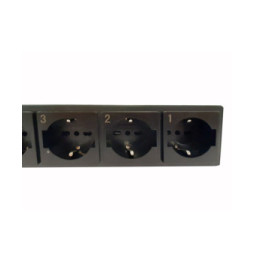 Listwa Rack 19 1.5U, 8x gniazdo UNEL tył, 8x wyłącznik przód