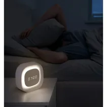 Wielofunkcyjny budzik z regulowanym światłem nocnym
