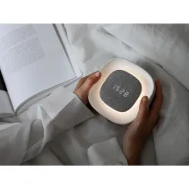 Wielofunkcyjny budzik z regulowanym światłem nocnym