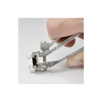 Narzędzie do montażu i demontażu nakrętek klatkowych