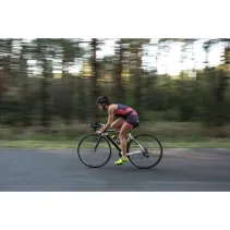 Kask miejski 54-58cm światła LED czujnik upadku SOS czarny