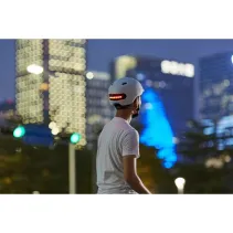 Kask miejski 54-58cm światła LED czujnik upadku SOS biały