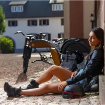 Kask miejski Bluetooth 57-61cm LED/SOS/Intercom szary